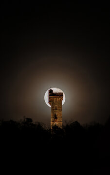 krnov cvilinska rozhledna in the full moon