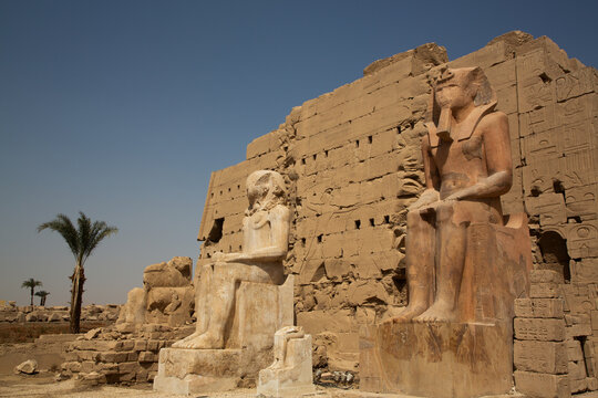 Seated Pharaohs, Pylon 8, Karnak Temple Complex, UNESCO World Heritage Site, Luxor, Egypt, North Africa, Africa
