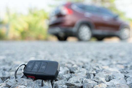 Lost car keys on the ground, Car keys dropped on the floor or fall lying on the street home front. Walking Away From Lost Car Key, can not transport, express, rush time, wast time, emergency