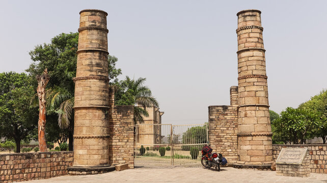 India, Madhya Pradesh, Chanderi, Entrance gate of Koshak Mahal, it was Built by Sultan of Malwa Mehmood Shah Khilji in 1445.