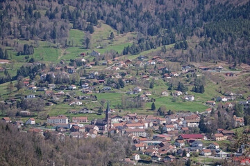 le village de st Maurice sur Moselle , Vosges