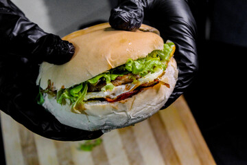 Lanche com as mãos