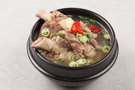 Food made by boiling beef ribs in water