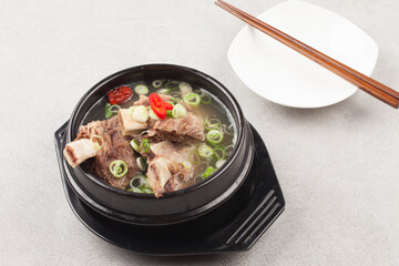 Food made by boiling beef ribs in water