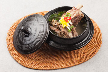 Food made by boiling beef ribs in water