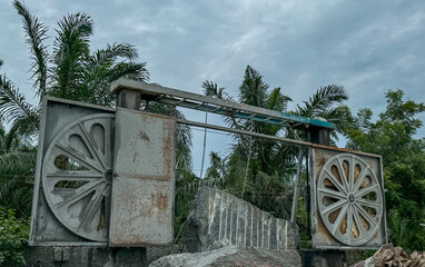 Wire saw machine for granite block dressing.
