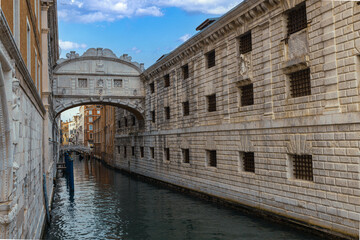 Obraz premium Beaufitul canal streets in Venice, Italy