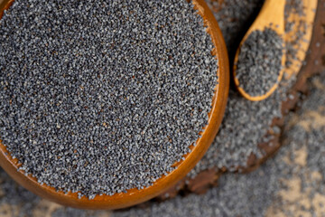 scattered poppy seeds for cooking