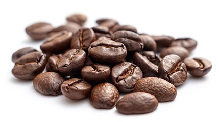 Naklejka premium Close up photo of coffee beans roasted with white backdrop