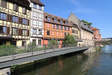 La rivière l'Ill dans le quartier touristique de la petite France, ville de Strasbourg, département du Bas Rhin, France