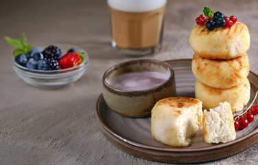 cottage cheese pancakes for breakfast with berries and yogurt