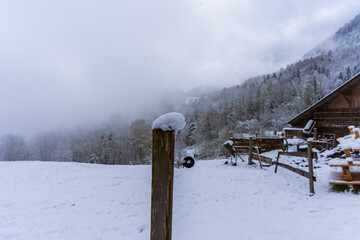 Jolie paysage à Haslital en Suisse sous la neige