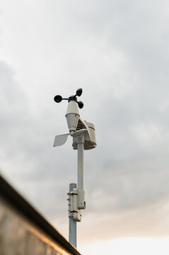 Cup anemometer rotates when the sky is overcast. Wind mast for measuring wind speed, pyranometers for measuring solar radiation, measuring temperature.