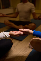 Obraz premium Engage in a deeply fulfilling Group Meditation Practice set in a beautifully serene environment