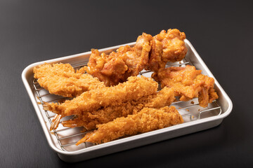 揚げ物（鶏の唐揚げ　エビフライ　ヒレカツ）