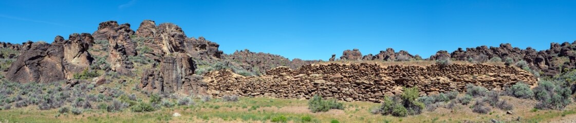 Obraz premium Panorama of the stone wall at the entrance to the Little City of Rocks Wilderness Study Area near Gooding, Idaho, USA