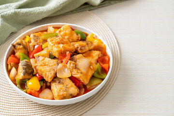 fish stew with tomato and pepper