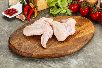 Raw chicken wings foe cooking