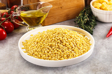 Dry raw wheat pasta - ptitim