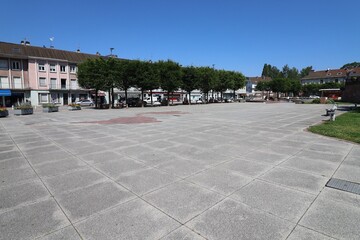 Obraz premium La place de le cathédrale, ville de Saint Dié des Vosges, département des Vosges, France