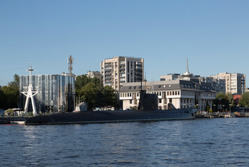 Naklejka premium B-413 — Soviet diesel-electric submarine of Project 641 near the Museum of the World Ocean berth. Cultural heritage site of Russia, museum ship. Kaliningrad, Russia