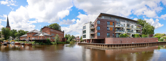 Obraz premium Panorama im Hafen der Hansestadt Buxtehude