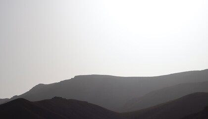 Berge in unterschiedlichen Schatten