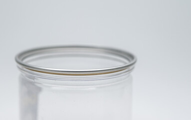 Clip for opening cans of food and drinks