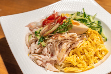 具沢山の冷やし中華