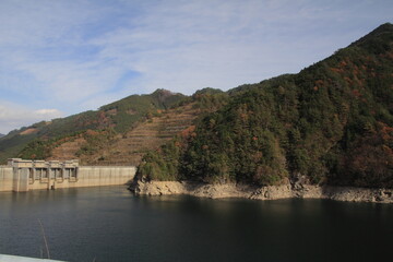Fototapeta premium 愛媛県四国中央市 富郷ダムの風景