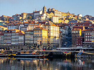 Morning light at waterfront of Vila Nova de Gaia