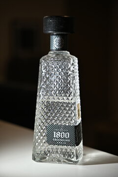 Botella de Tequila 1800 A&ntilde;ejo Cristalino