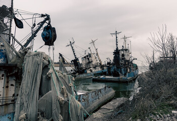destroyed ships in the port during the war in Ukraine