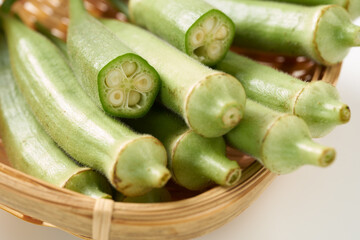 オクラ　白背景イメージ