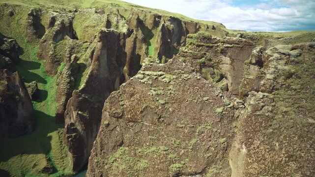 Faille de Fja&eth;r&aacute;rglj&uacute;fur islande