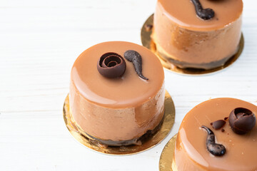 Caramel chocolate cake