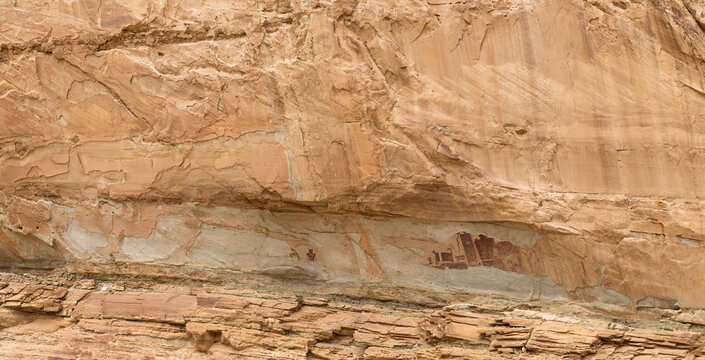 Petroglyphs painted on the side of a cliff in Utah