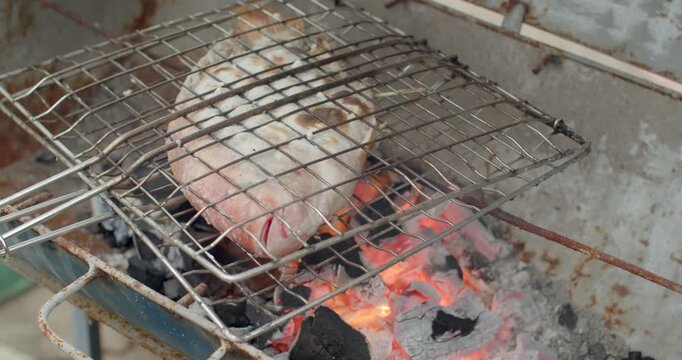 Grilled ruby ​​fish with salt.Grilled ruby ​​fish with salt is a food that Thai people like.