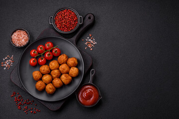 Delicious crispy balls breaded with mozzarella cheese, salt and spices