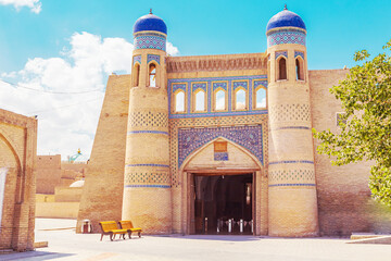 Fototapeta premium The city gate in the fortress wall of the ancient city of Khiva.