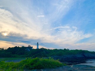 Obraz premium On the rocks at Two Rocks Lighthouse