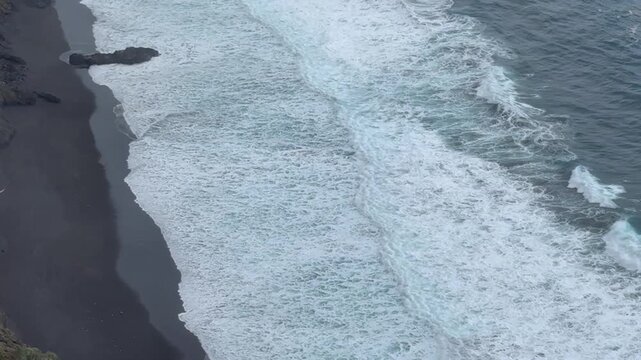 Waves sea