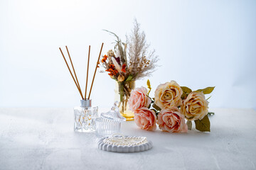 Pearl necklace and accessories.
Interior image.
