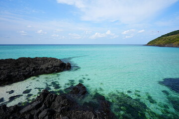 Fototapeta premium fascinating seascape with clear water