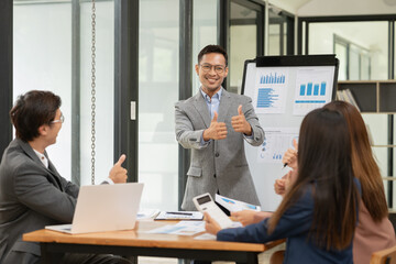 Business group Talk and consult to find solutions to work problems in the company.