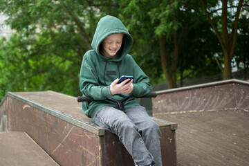 Obraz premium Child takes selfie on phone