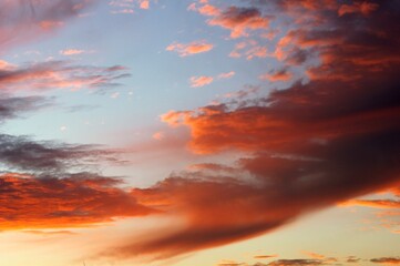 Fototapeta premium Rote Wolken am Abend