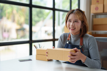 SME entrepreneurs, small female business entrepreneurs online selling ideas Asian business owner...