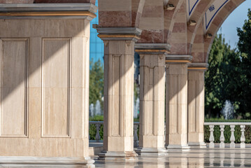 Obraz premium stone columns of traditional Islamic mosque in Grozny Chechnya