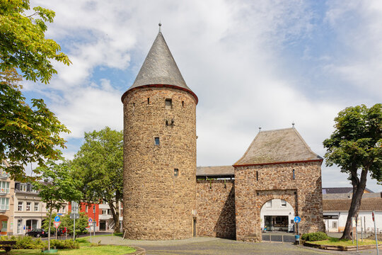 Rheinbach, Basemer Turm mit altem Stadttor